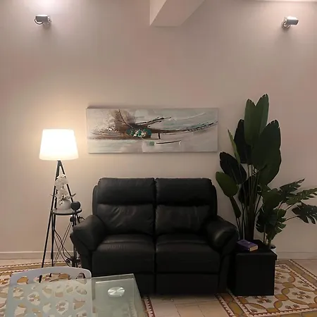 Cozy, Modern And Welcoming Apartment