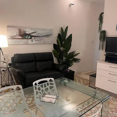 Apartment Cozy, Modern And Welcoming